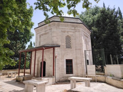 Selçuk Hatun Tomb