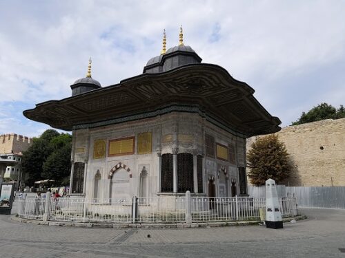 Sultan Ahmed Fountain in front of Topkapi Palace