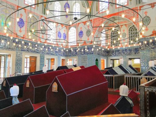 Turhan Hatice Sultan Türbe
