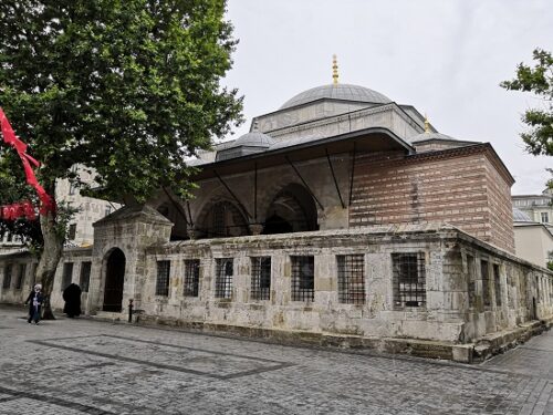 Turhan Hatice Sultan Türbe