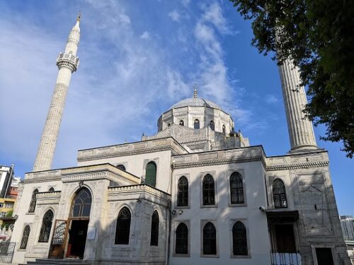 Pertevniyal Valide Sultan Mosque - Istanbul - My Forever Travel Pertavniyal Valide Sultan Mosque - Istanbul