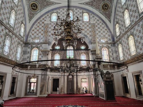 Grand Selimiye Mosque - Istanbul - My Forever Travel Prayer hall of the mosque