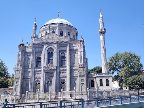 Pertevniyal Valide Sultan Mosque - Istanbul - My Forever Travel Pertevniyal Valide Sultan Mosque - Istanbul