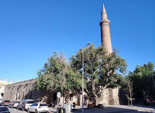 Seljuk Monuments in Kayseri - My Forever Travel Seljuk Monuments - Kayseri Ulu Camii